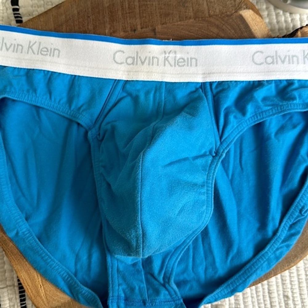 Calvin Klein - Picture 3 of 7